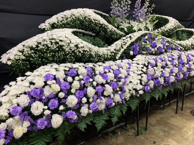 本日は生花店様にお伺いして生花祭壇のデモンストレーションをさせていただきました。お仕事をいただける事に感謝です✨✨✨ありがとうございました😆
フラサポ事業部では生花祭壇の委託や技術講習も承っております。お気軽にDM又はお電話ください☺️
029-284-1774

#フラサポ　#生花　#花祭壇　#生花祭壇
#委託　#生花祭壇講習　 #茨城県　#栃木県